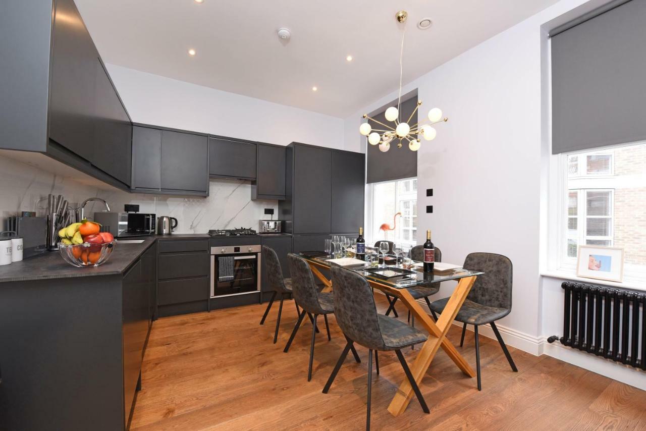 Stylish!! Spacious 2 & 3 Deluxe Near Victoria Station