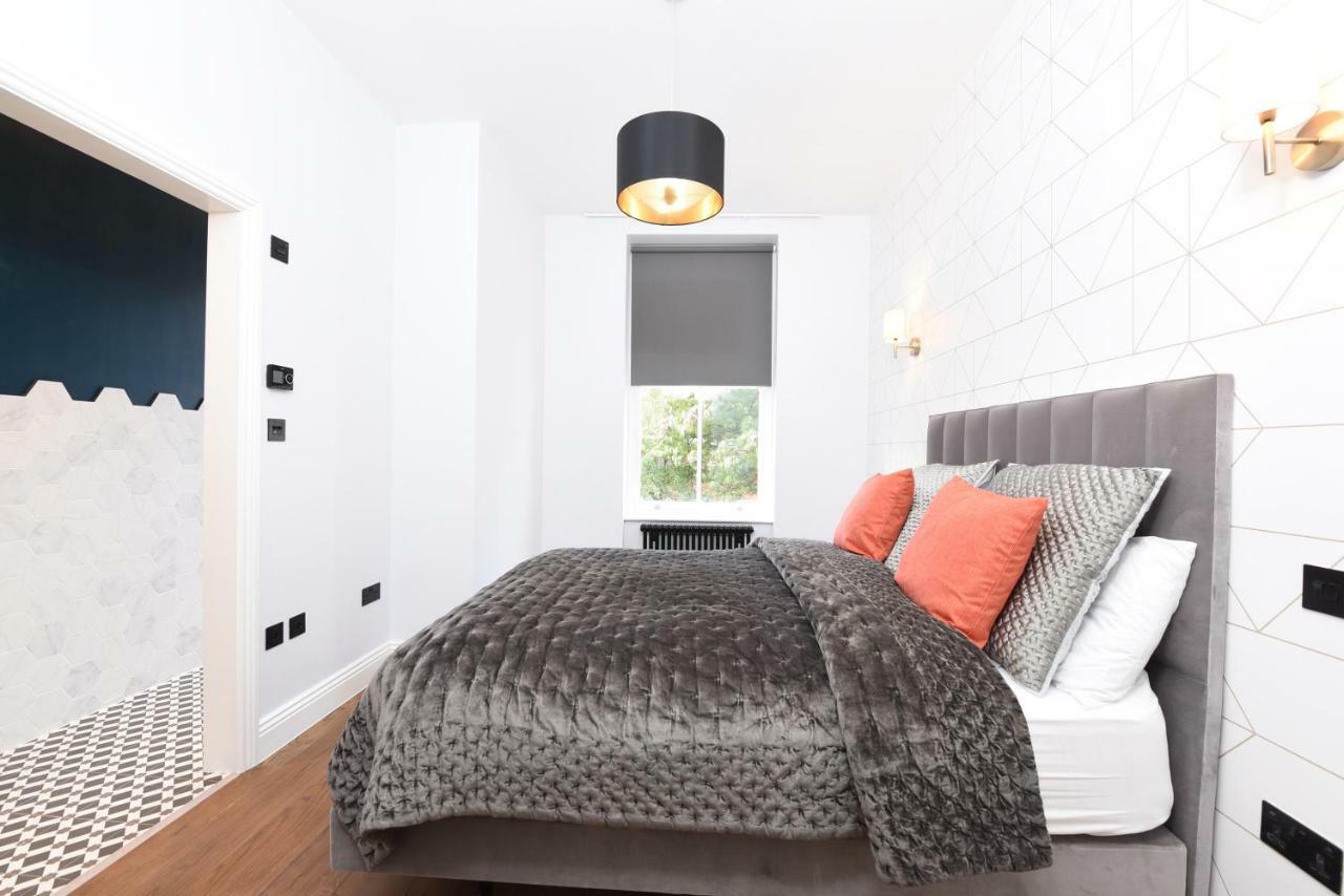 Stylish!! Spacious 2 & 3 Deluxe Near Victoria Station Londra