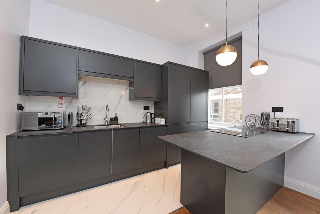 Stylish!! Spacious 2 & 3 Deluxe Near Victoria Station * Londra