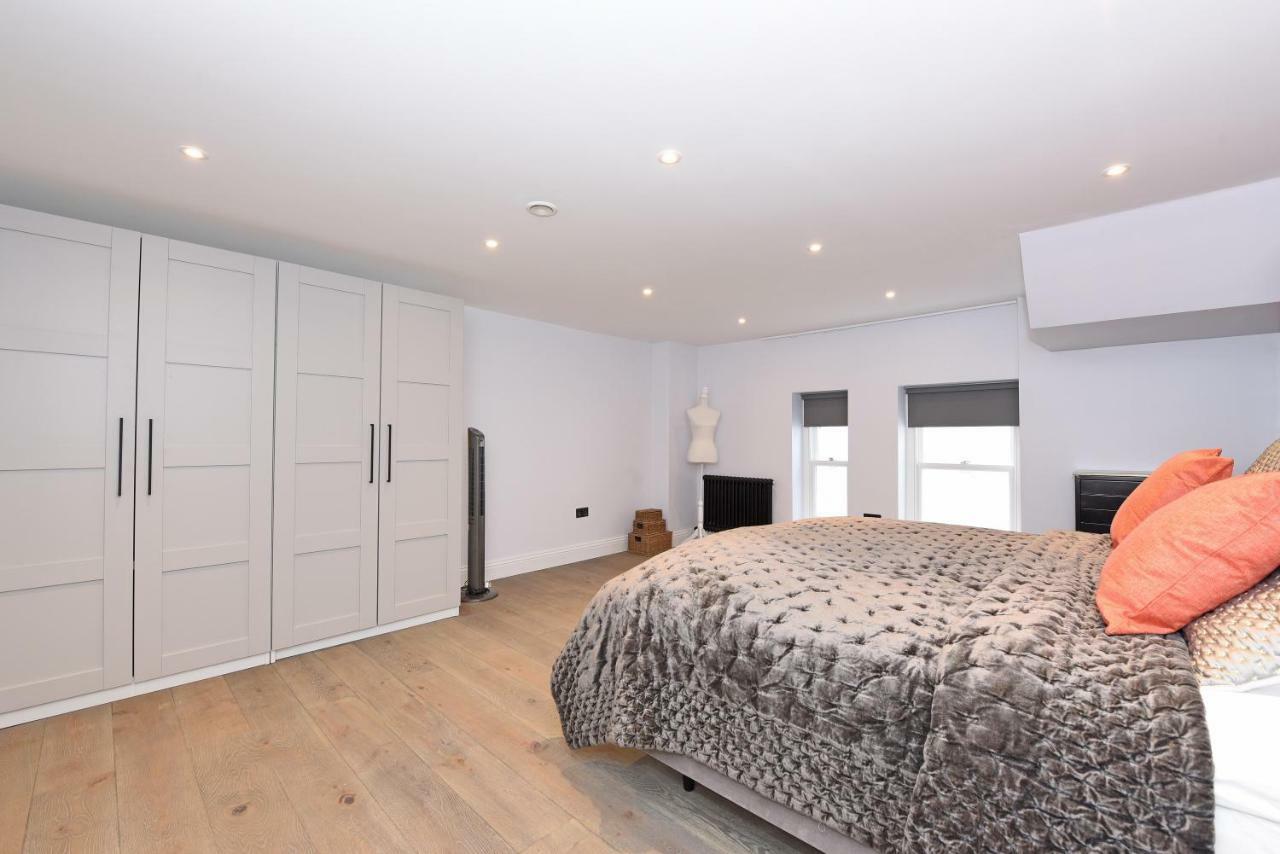 Stylish!! Spacious 2 & 3 Deluxe Near Victoria Station * Londra