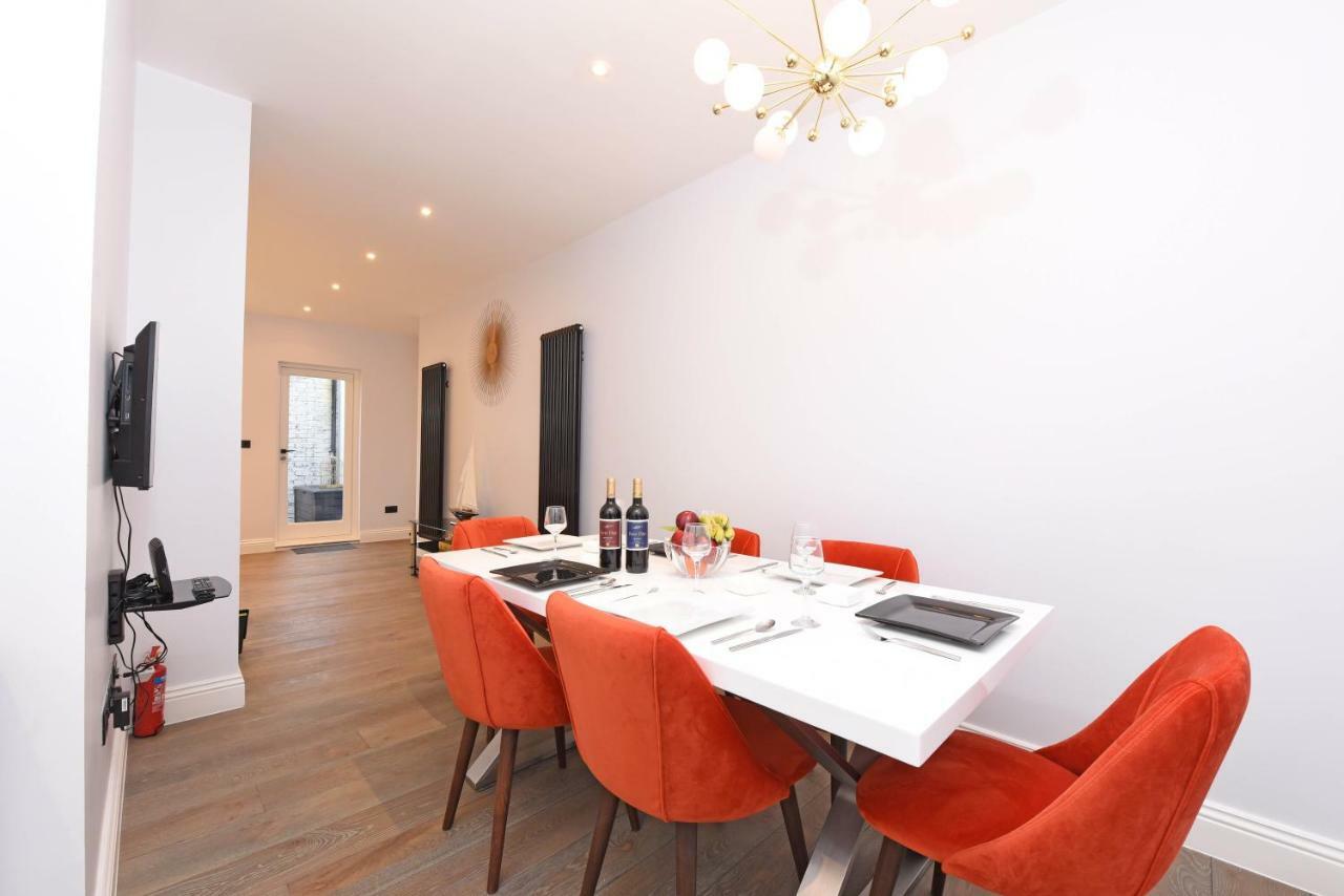Stylish!! Spacious 2 & 3 Deluxe Near Victoria Station Appartamento